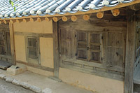 고적하고 미려한 미학의 정자