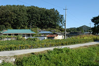 덕 있는 후손을 기다리며 지은 집