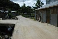 덕 있는 후손을 기다리며 지은 집