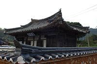 이완의 학덕을 추모하는 정자, 구애정