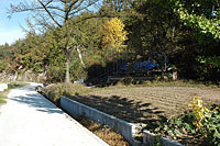 허물어져가는 딱한 모습의 옛집