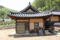 청송 초전댁(靑松 草田宅)