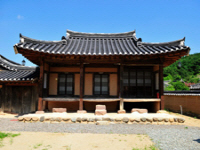 영덕천전댁(盈德川前宅)