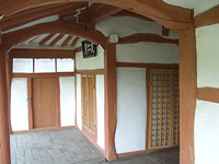 교육의 산실, 용산강당