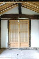 창원황씨 집성촌에 있는 첨모당