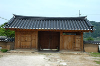 금광리 마을의 첫 집