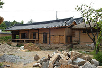 내성천을 바라보는 집