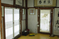 재목이 웅장한 춘수당